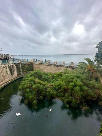 Fountain of Arethusa on a cloudy day