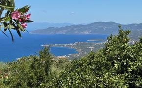 Platsa Seascape: The coastline of Messinian Bay seen on the Platsa hike
