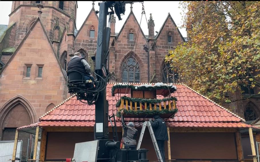 Setting up the Kaiserslautern Christmas Market