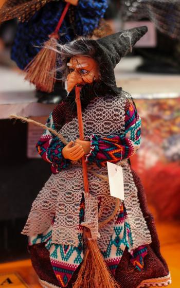 Befano figure, a witch-like figure with a long crooked nose