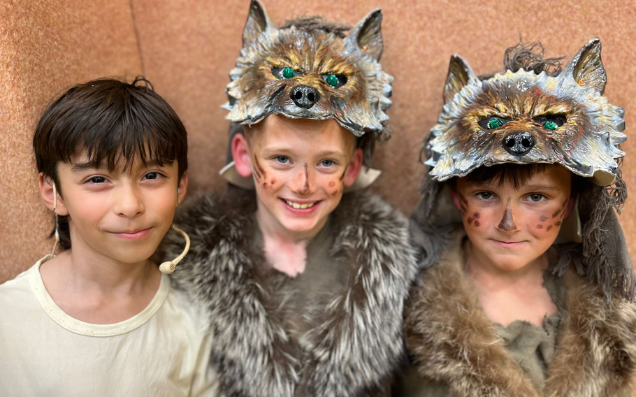 Wolves perform in “Disney’s The Jungle Book Junior”