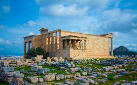 Photo Of Beautiful landscape of the Acropolis on a sunny days