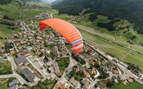Paragliding in Bramberg, Austria with Flugschule Pinzgau