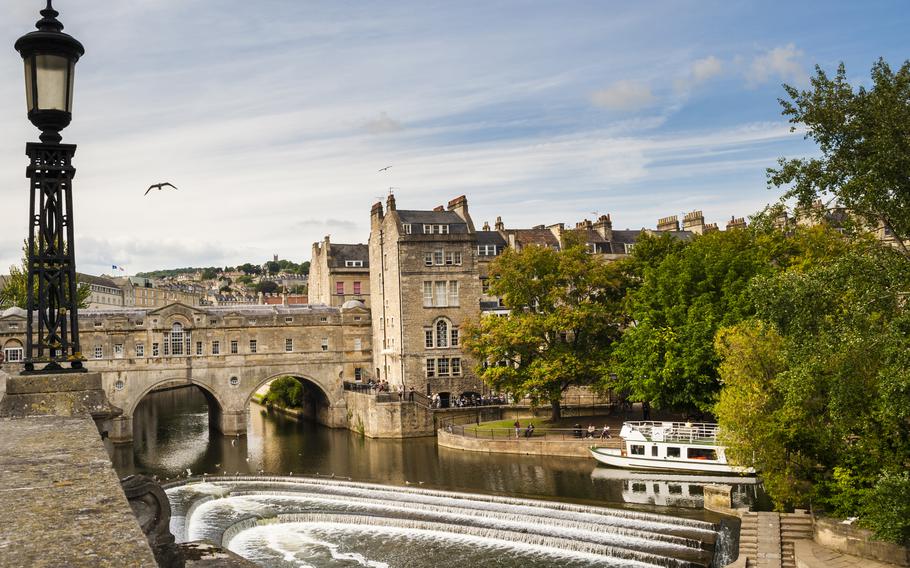 Pulteney Bridge over the River Avon, Bath, Avon & Somerset, England, United Kingdom, Europe