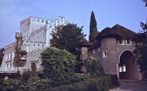 Photo Of The strangest battle of WWII: Castle Itter