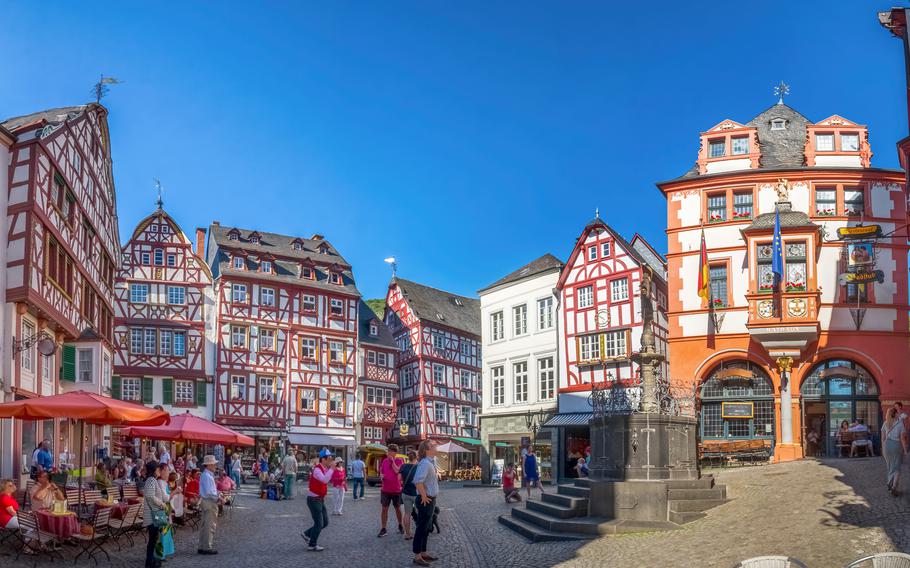 Bernkastel-Kues is just a delight to visit if you’re feeling bored and want to get out.