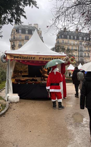 Père Noël at Marché  de Noël Notre-Dame