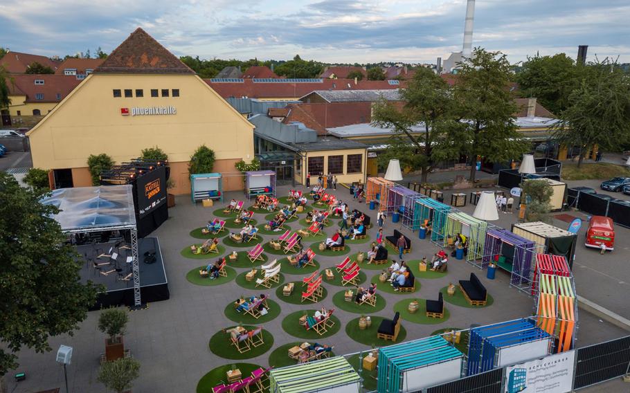 picture of people enjoying an outdoor concert
