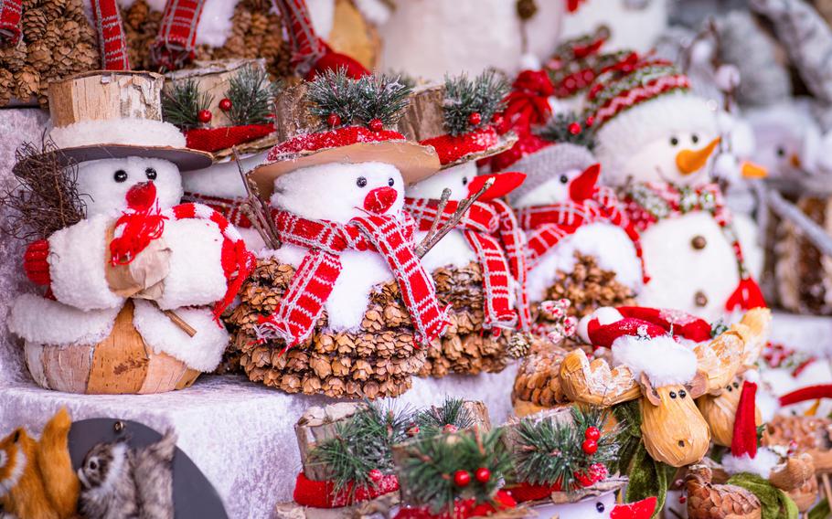 Snowman figures at Christmas market