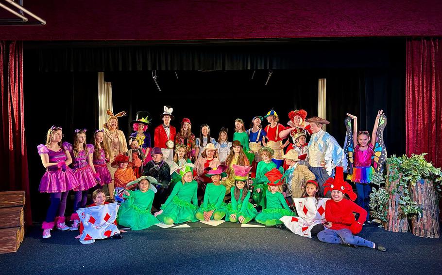 The cast of “Alice in Wonderland Jr.” by Wiesbaden’s Amelia Earhart Playhouse