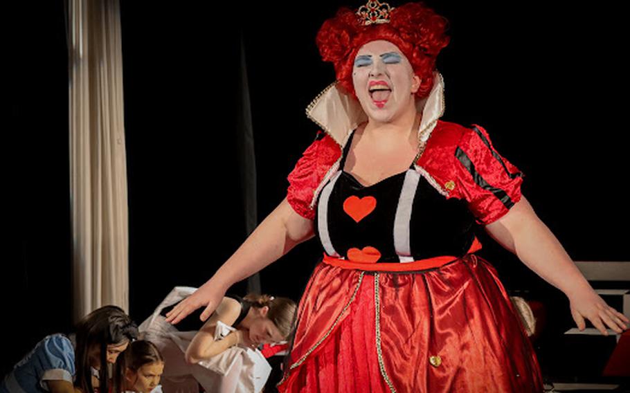 “Alice in Wonderland Jr.” by Wiesbaden’s Amelia Earhart Playhouse