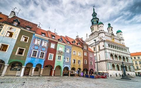 Photo Of Central Market Square in Poznan, Poland | Row of colorful buildings in the market square