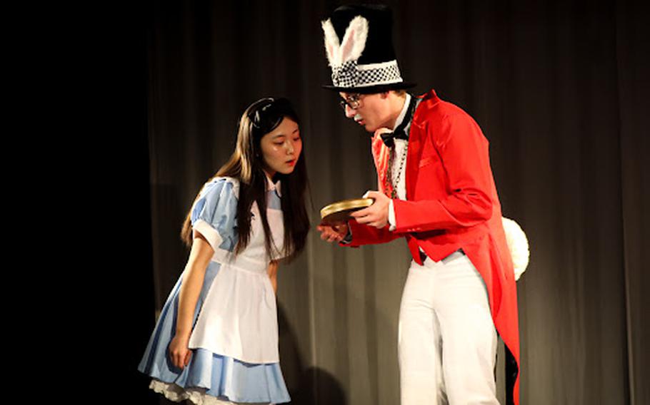 “Alice in Wonderland Jr.” by Wiesbaden’s Amelia Earhart Playhouse