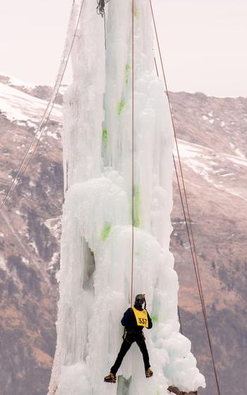 Ice climbing competition