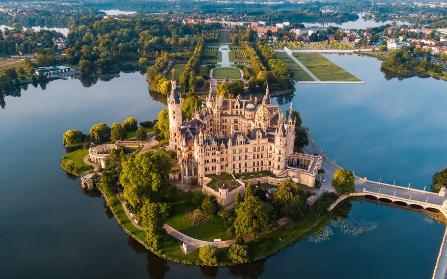 Explore the enchanting Schwerin Castle in Germany, a fairytale-like palace surrounded by serene lakes and lush gardens. A must-visit destination for history, architecture, and photography lovers.