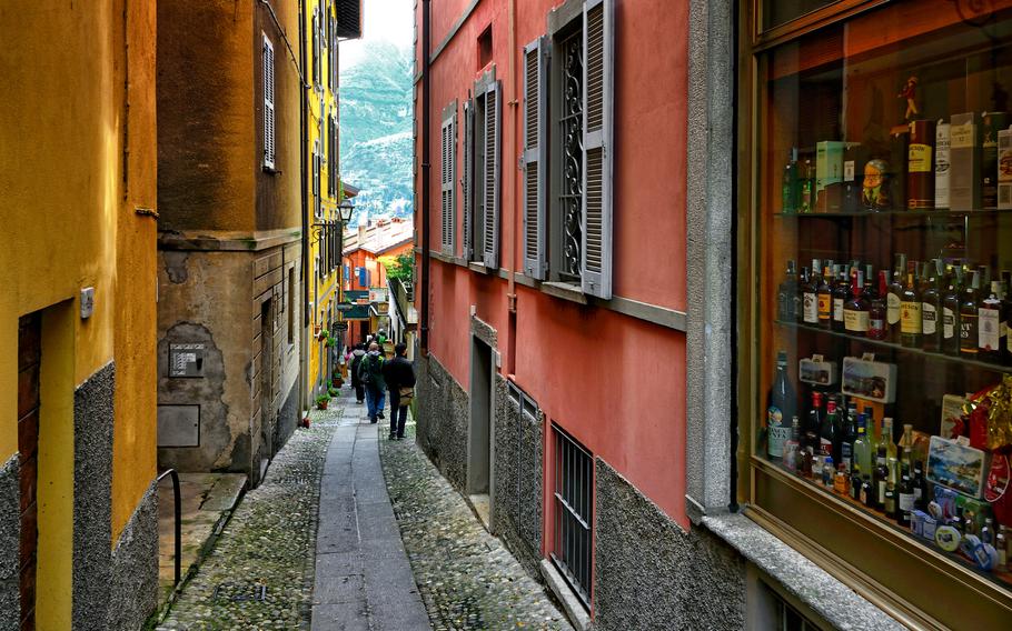 It’s fun to walk along the whimsical, skinny alleyways in Bellagio.