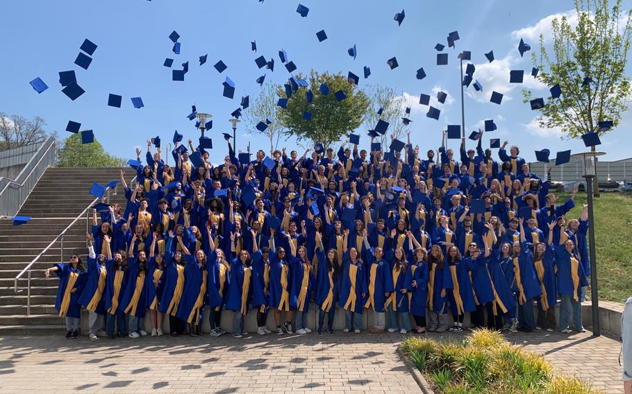 Wiesbaden 2025 graduates