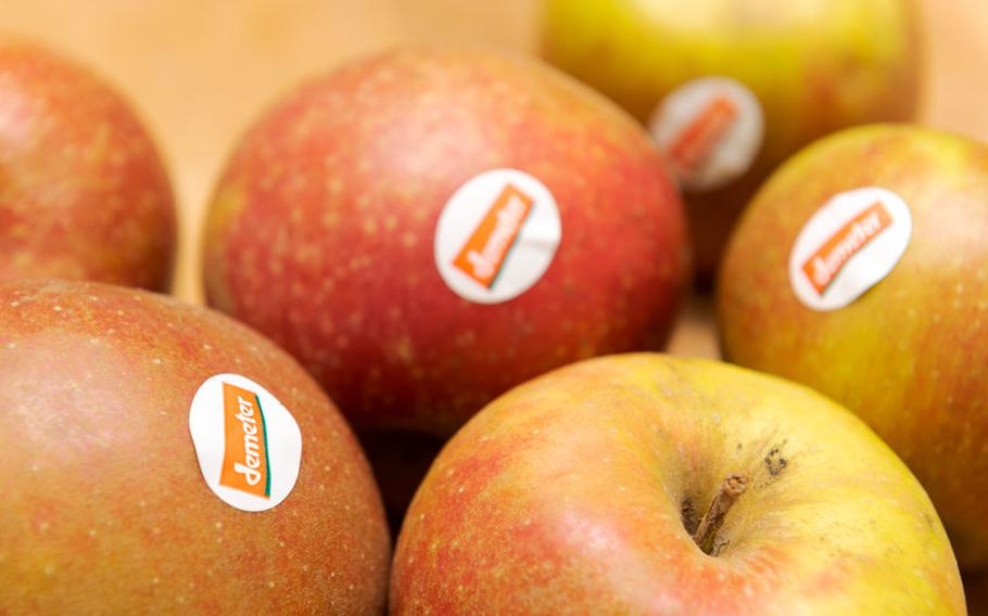 Fruit with labels | ©robertruidl/123RF.COM