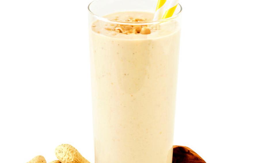 Peanut butter banana smoothie and oats