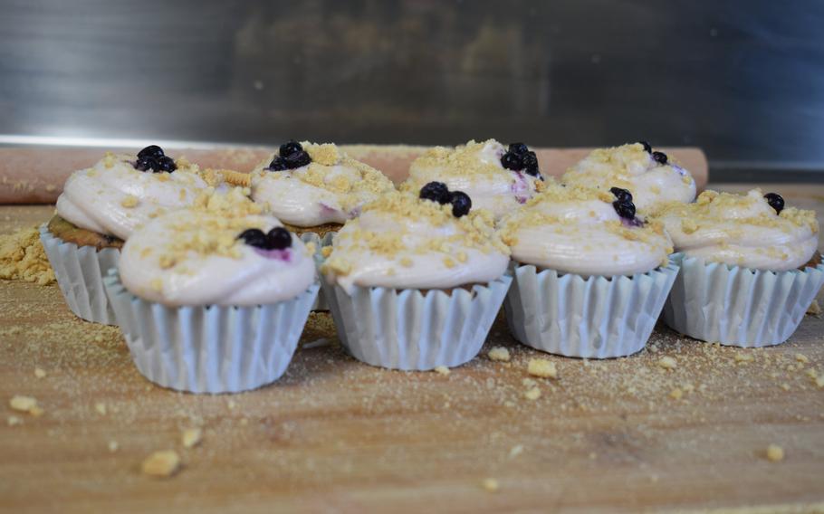 Blueberry cheesecake cupcakes