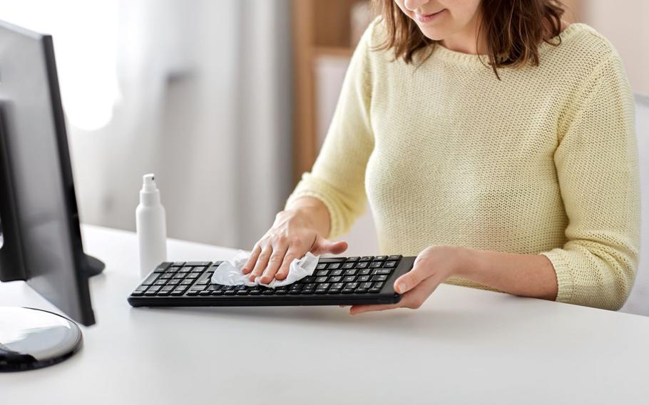 Disinfecting keyboard