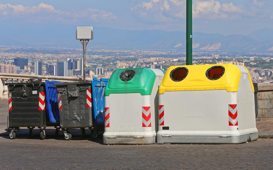 trash and recycle containers in Naples