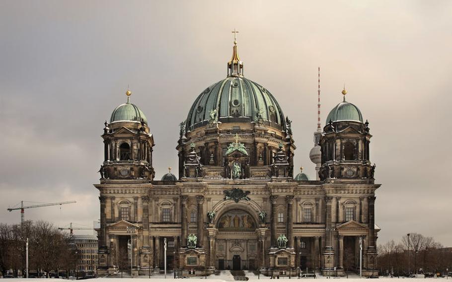 A snowy day at Berlin's Cathedral | Photo by Андрей Шевченко