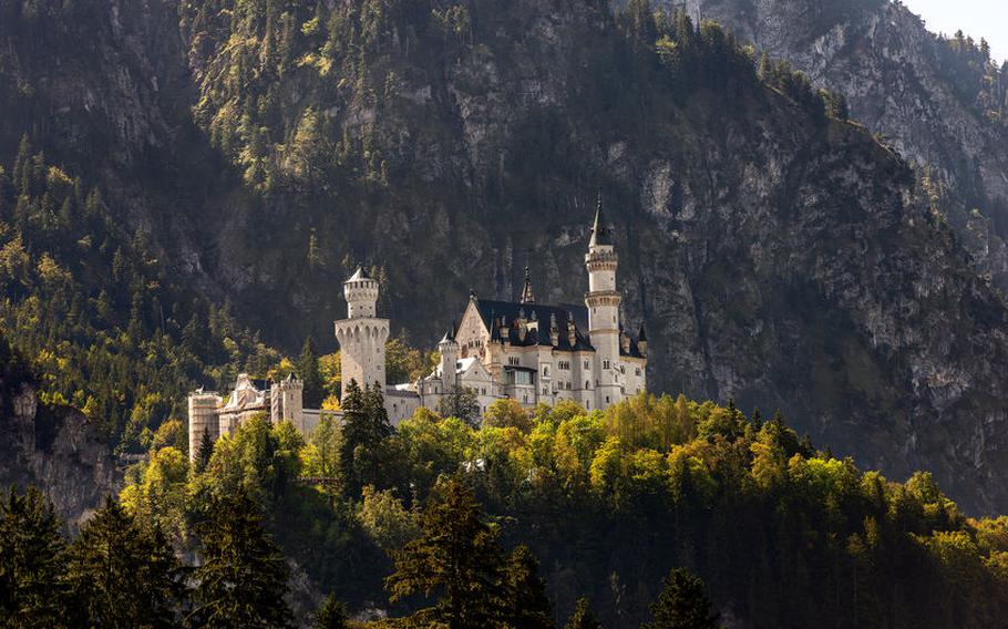 Neuschwanstein Castle | Photo by Alberto Masnovo