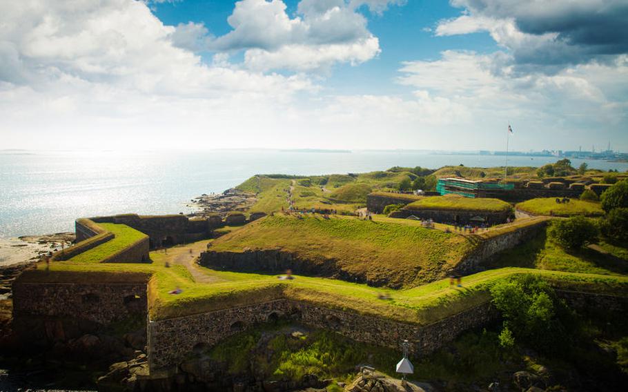 Suomenlinna sea fortress | Photo by Aliaksei Skreidzeleu