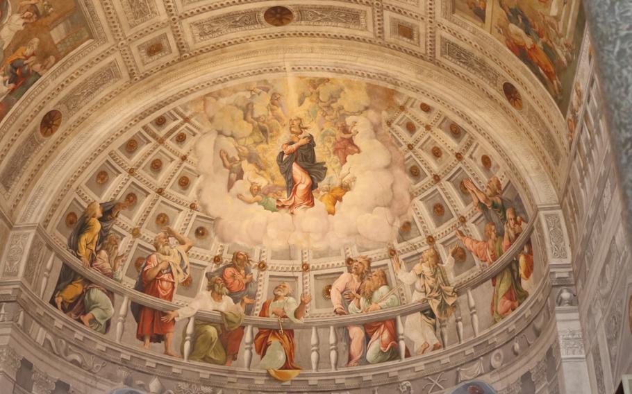 Inside Verona Cathedral | Photo by Robert Königshausen