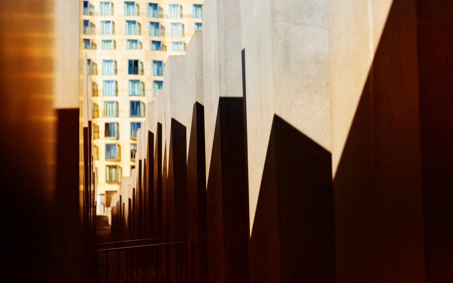 Memorial to the victims of the Holocaust in Berlin | ©manyapeace45/123RF.COM