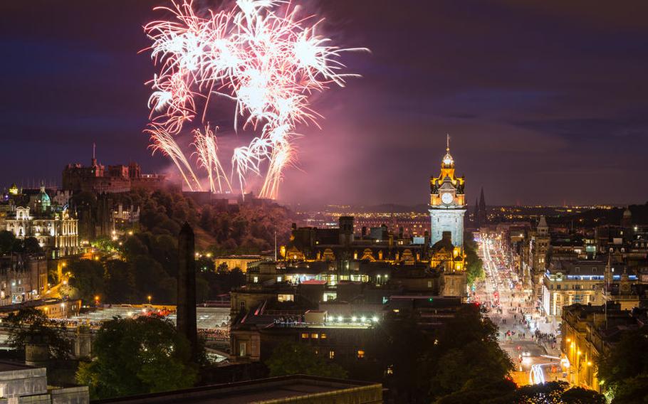 Hogmanay in Edinburgh. | Photo by Andrea Obzerova